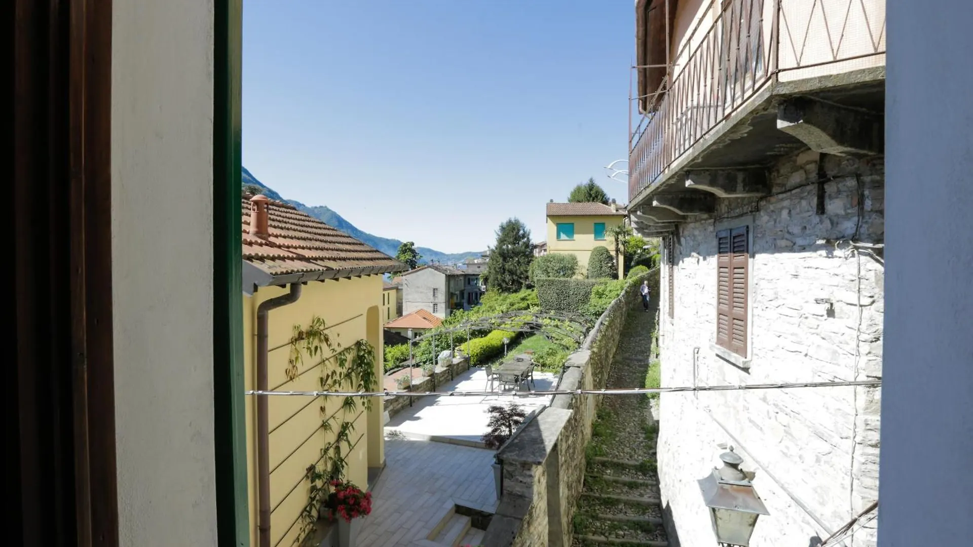 Apartment In The Historic Village - Riva Lago 10 Carate Urio Italien